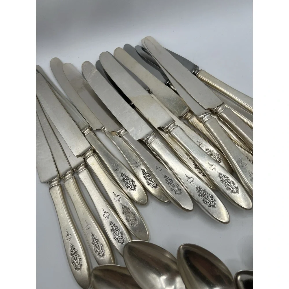 64 Pc ONEIDA BIRD of PARADISE COMMUNITY PLATE 1923 SILVERWARE Forks Knives Spoon